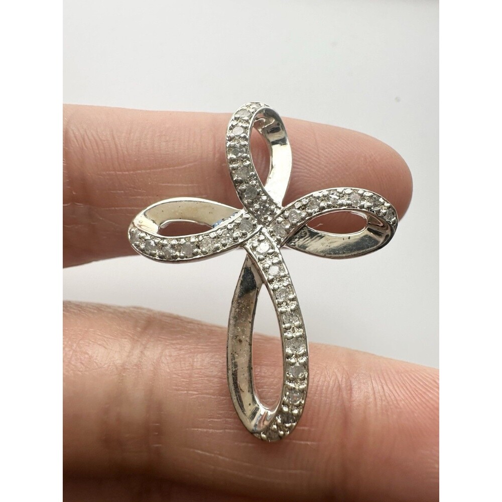 925 Sterling Silver Genuine Diamond Cross Pendant